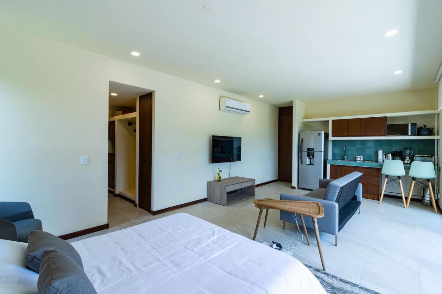 Pool View Loft Steps From The Ocean In Punta Cocos - C101 Hotel Isla Holbox Exterior photo