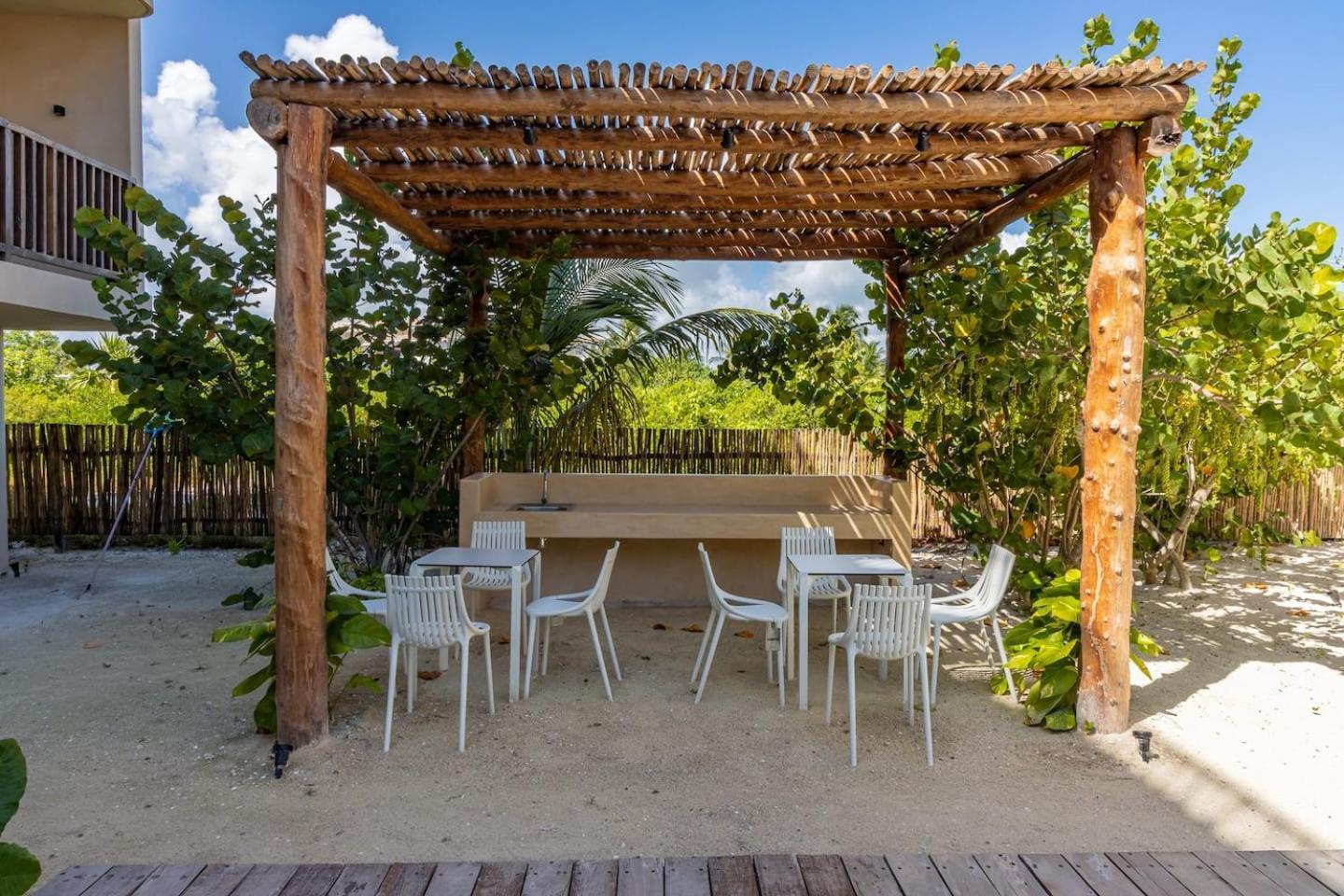 Pool View Loft Steps From The Ocean In Punta Cocos - C101 Hotel Isla Holbox Exterior photo