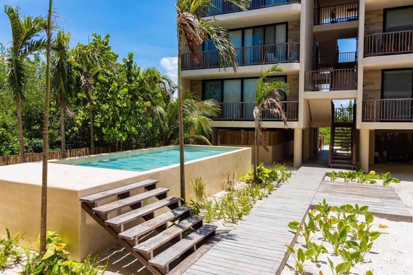 Pool View Loft Steps From The Ocean In Punta Cocos - C101 Hotel Isla Holbox Exterior photo